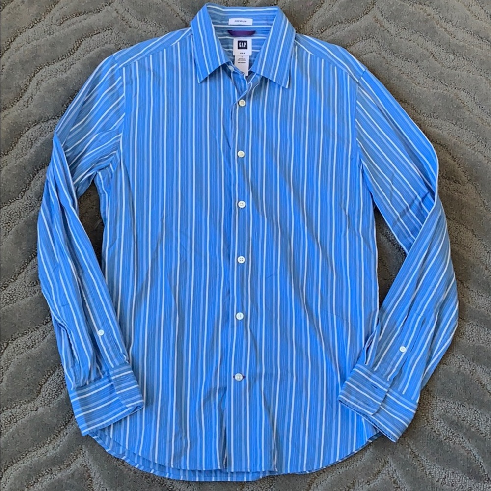Gap blue and white striped button down